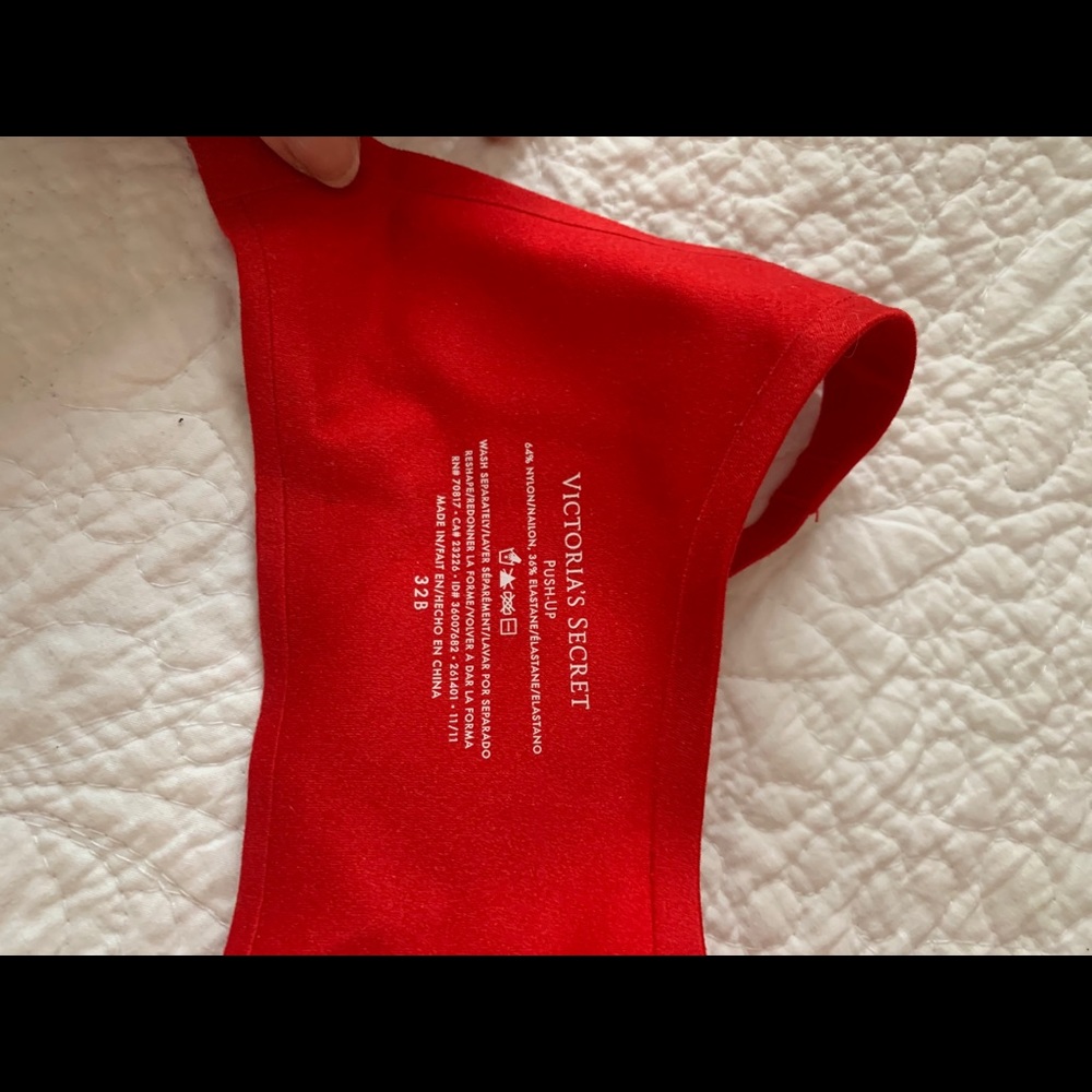 Victoria’s Secret 32B Push-up Bra - Picture 5 of 5